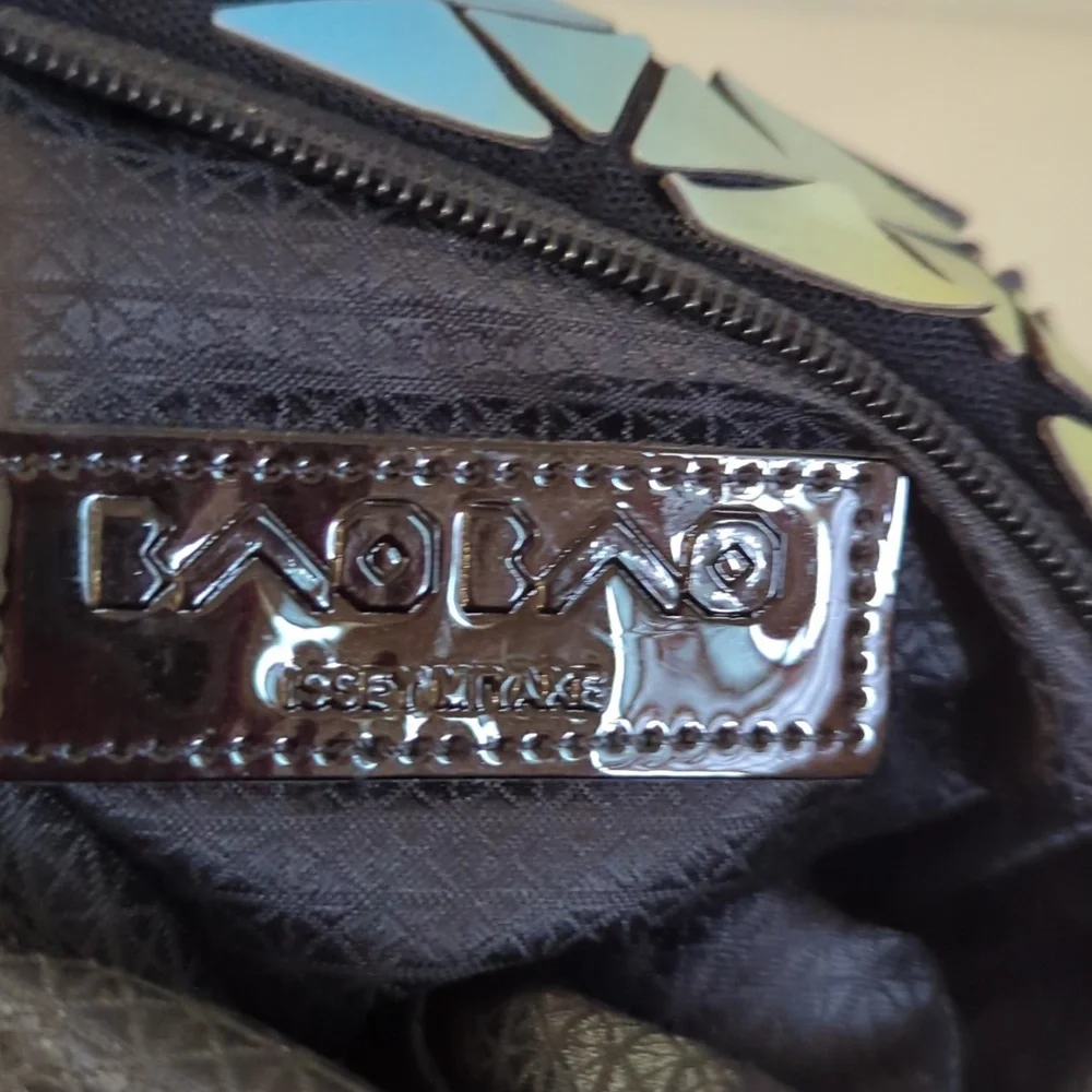 Bao Bao crossbody - Picture 7 of 8